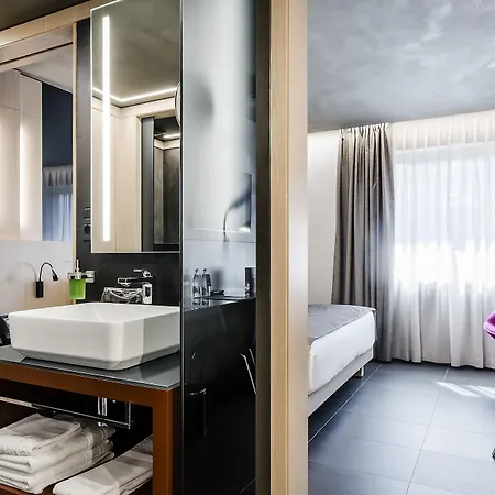 Metropolis 4*