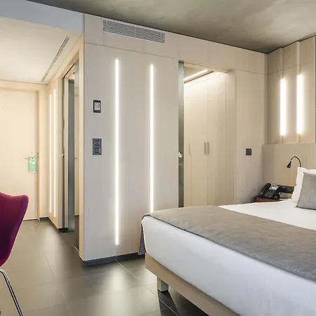 Metropolis Otel 4*