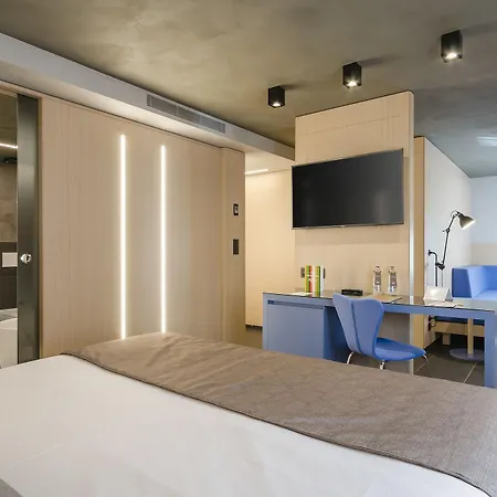 Otel Metropolis 4*