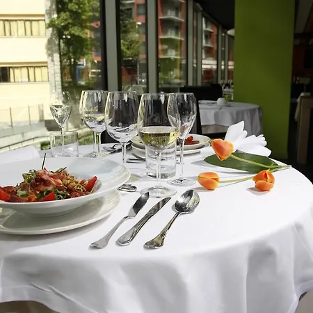 Otel Metropolis 4*