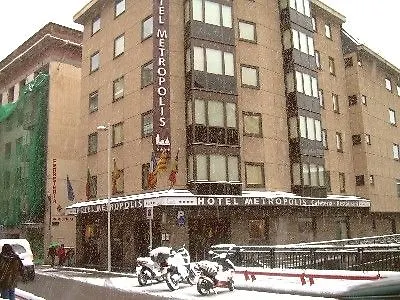 Metropolis Otel 4*