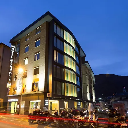 Metropolis Otel 4*