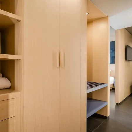 Otel Metropolis 4*
