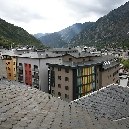 Metropolis Hotel