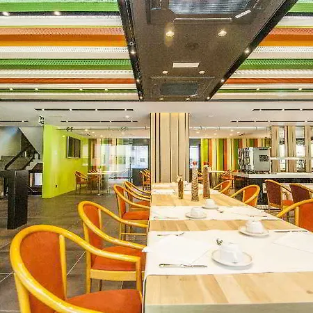 Metropolis 4*